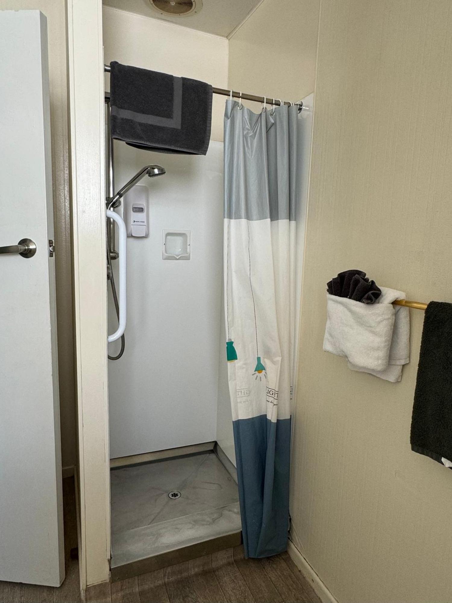 Diplomat Motel Крайстчёрч Экстерьер фото